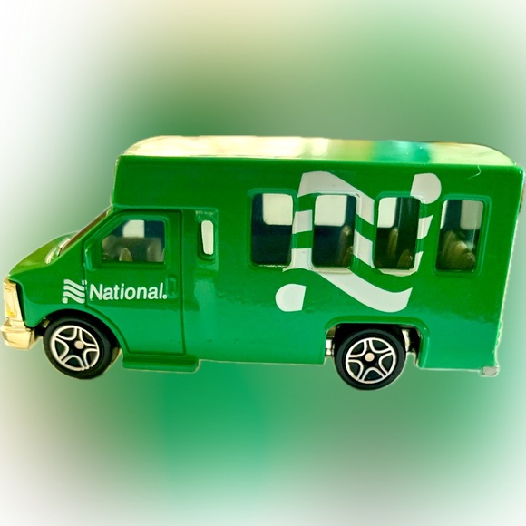 🟩 Matchbox 1990s Chevy National Car Rental Transport Bus Rare - Picture 1 of 5